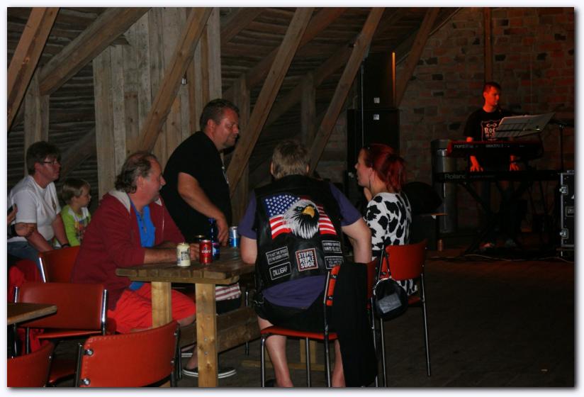 802x537 pixels (57K)